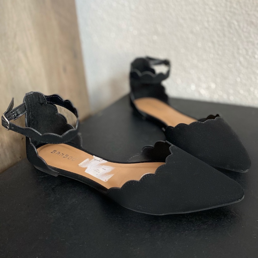 Pointy toe flats